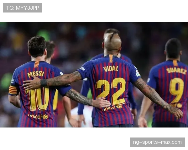 苏亚雷斯：巴萨三冠王时期核心作用与团队成就解析