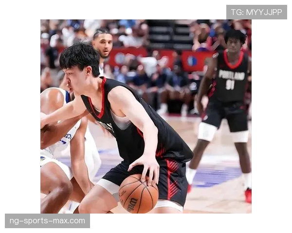 杨瀚森无球跑动提升防守强度 拉开对手内线空间效果显著