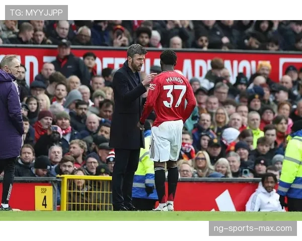 曼联防守体系漏洞频出，球队竞技表现稳定性面临考验。